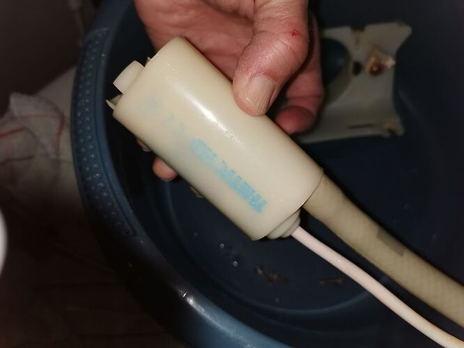 Re: Problème chasse d'eau ThetFort C200 - crispy33