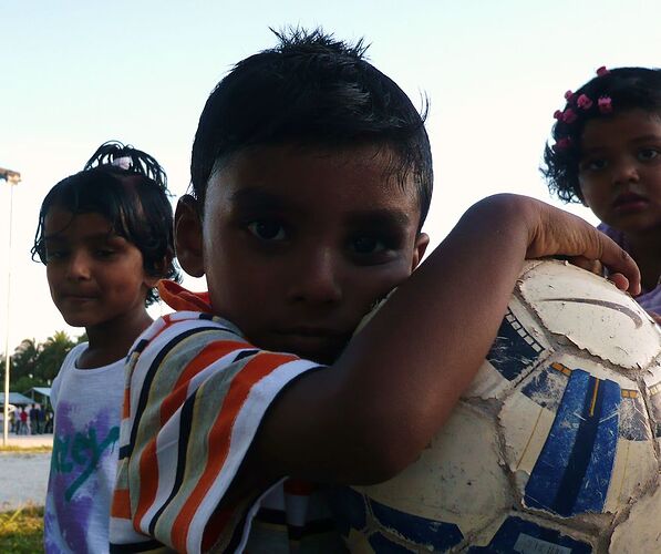 Les Enfants des Maldives   - Philomaldives  Guide  Maldives