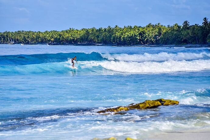 Le Surf  aux Maldives !  en Août   Fuvamulah.... ! - Philomaldives Guide Safaris