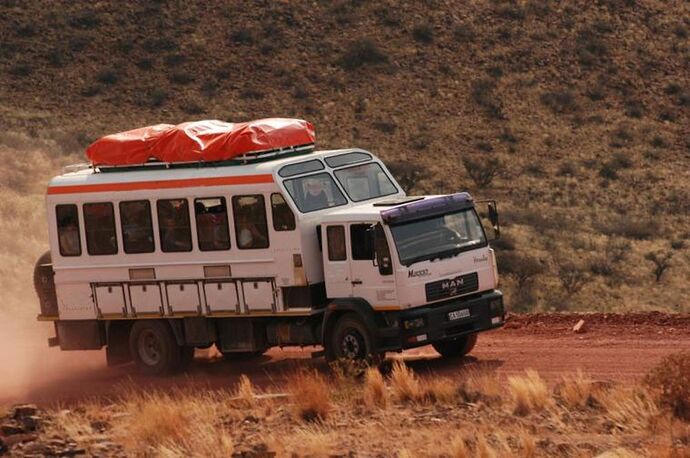 Re: Qu'est-ce qu'on entend par autocar pour safari en Namibie - vicfallsfrenchy