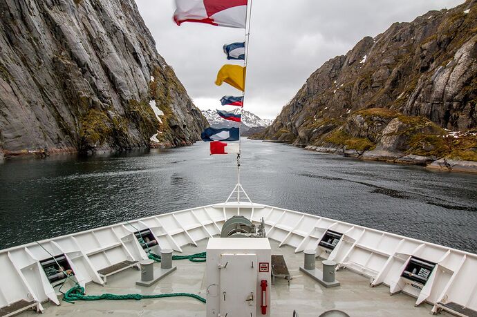 Vers la sortie du Trollfjord