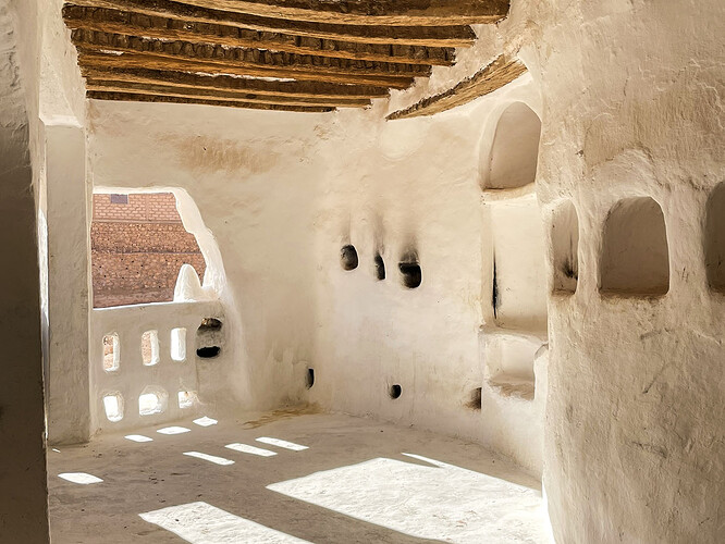 Intérieur du mausolée de Cheikh Sidi Ami Brahim