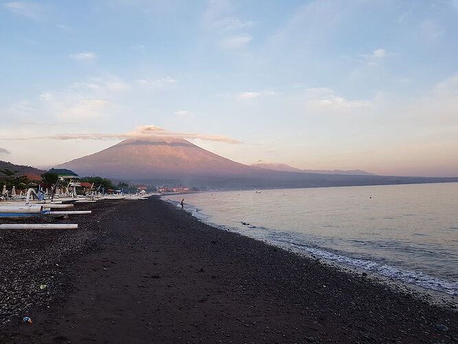 Re: Attention Risque d'éruption au Volcan Agung en Indonésie  - Alexandre-Roche