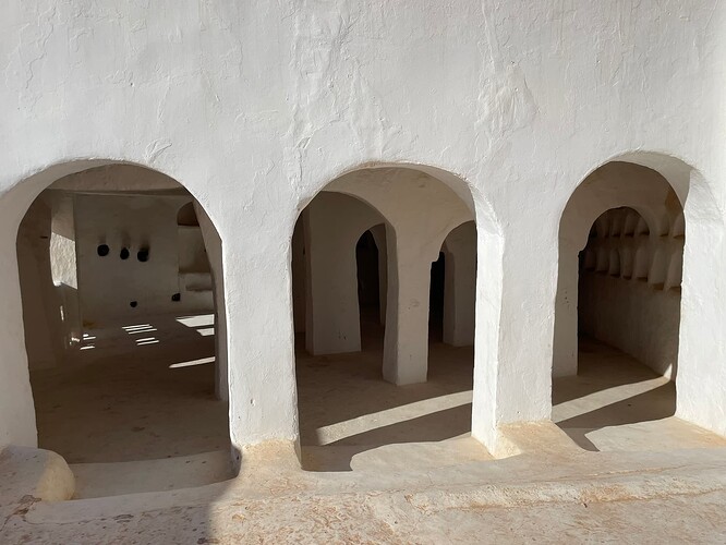 Intérieur du mausolée de Cheikh Sidi Ami Brahim
