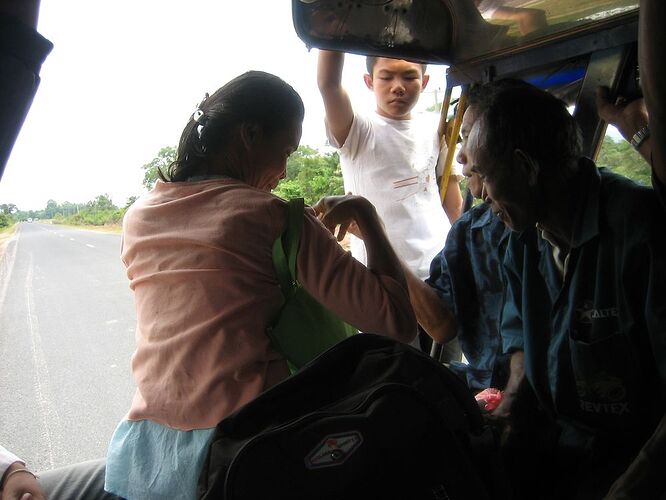 Re: arnaque agence de minivan pour la liaison Nong Khiaw-Luang Prabang - Gilles