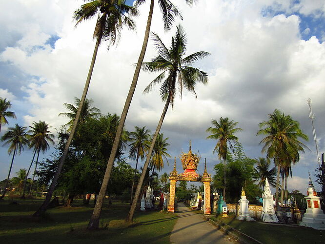 Du Sud au Nord, les milles couleurs du Laos - N-Gwen