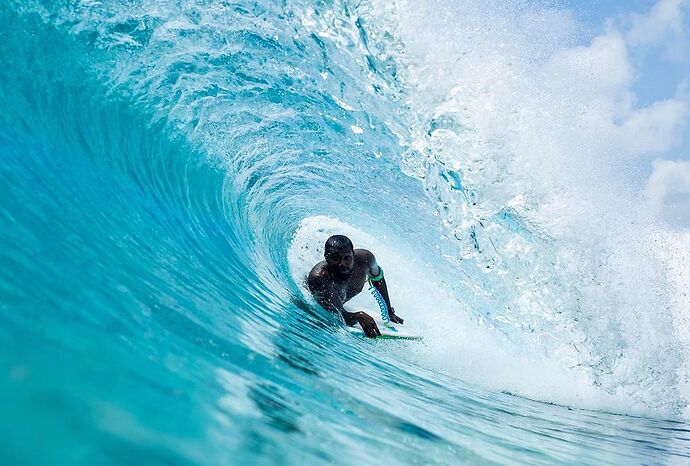 Le Surf aux Maldives ! Avril 2021 - météo Splendide et vagues parfaites - Phil Ô Maldives Guide Safaris
