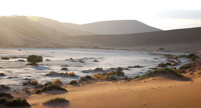 J14 - Dead vlei, Sossusvlei, Tsaris Mountains - llce