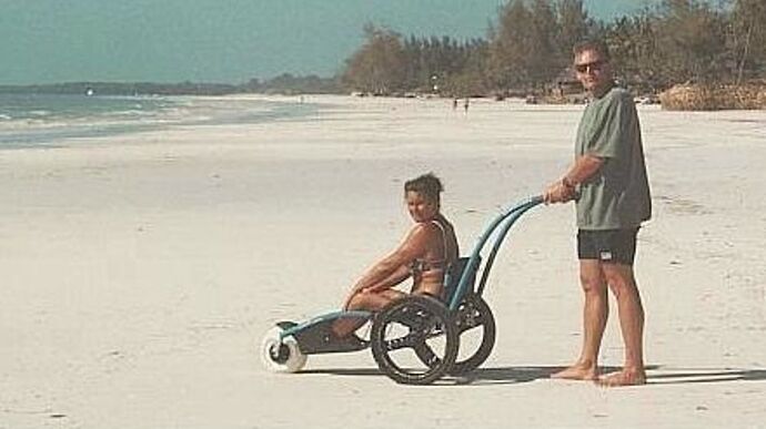 Plages accessibles en fauteuil roulant - Manolakis1983