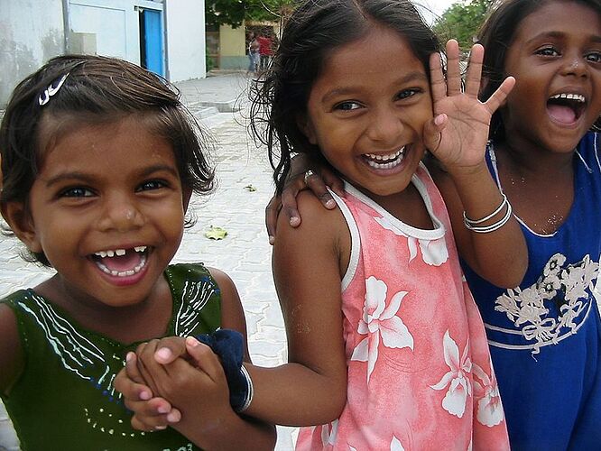 Les Enfants des Maldives   - Philomaldives  Guide  Maldives