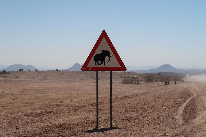 Re: Retour de Namibie fin mai début juin avec 2 loustics de 2 et 5 ans  - adefab