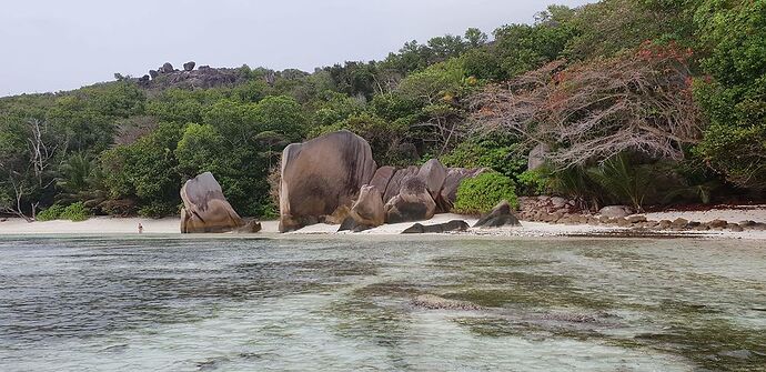 Re: Météo fin octobre-début novembre à Praslin - Ana-Bel Re: Météo fin octobre-début novembre à Praslin - Ana-Bel