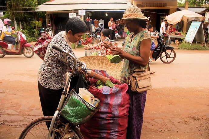 Aujourd'hui, petit tour très tôt le matin - IzA-Cambodia