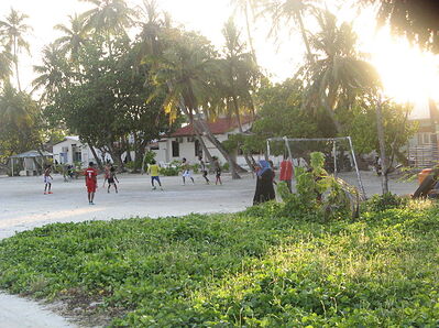 Les îles habitées... Maafushi  - UNIEUX