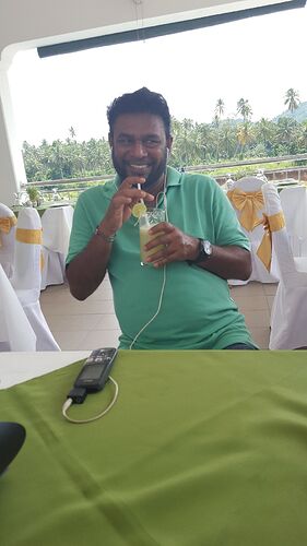 Ranuka - LE chauffeur parfait pour visiter le Sri Lanka - Guillaume94240 Ranuka - LE chauffeur parfait pour visiter le Sri Lanka - Guillaume94240