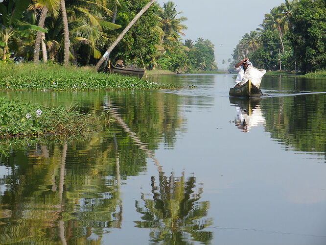Re: kerala houseboat, bien? - Alain-Croset