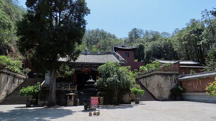 Weibaoshan, la montagne taoïste.  - PATOUTAILLE