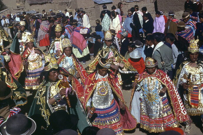 Re: Carnaval au Pérou - yensabai Re: Carnaval au Pérou - yensabai