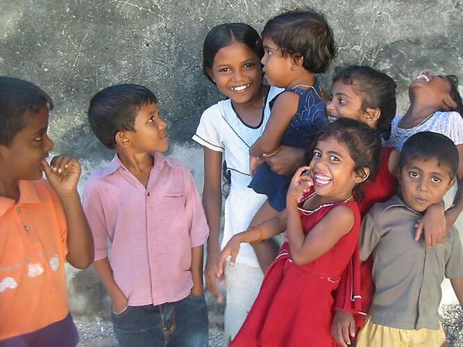 Les Enfants des Maldives   - Philomaldives  Guide  Maldives