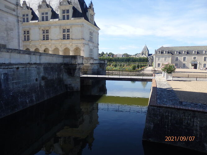 Re: chateaux de la loire - voyageuse16