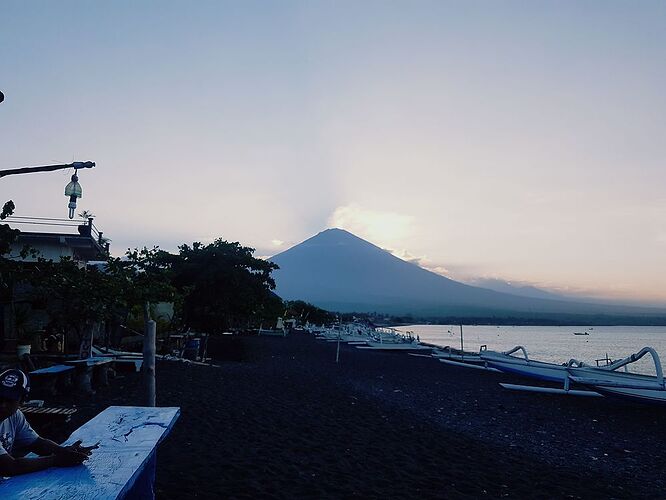 Re: Attention Risque d'éruption au Volcan Agung en Indonésie  - Ecka