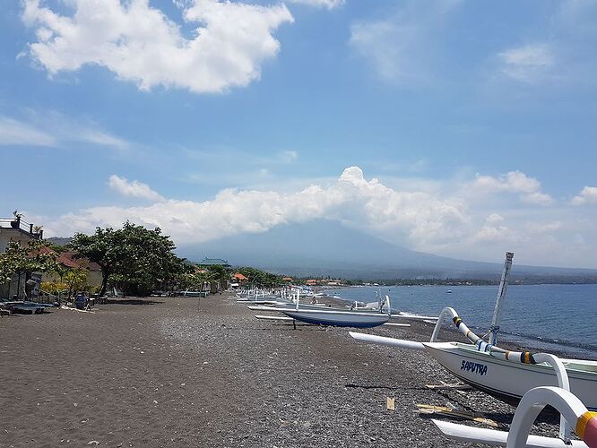 Re: Attention Risque d'éruption au Volcan Agung en Indonésie  - Ecka