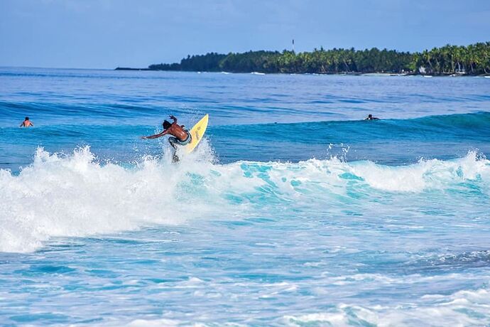 Le Surf  aux Maldives !  en Août   Fuvamulah.... ! - Philomaldives Guide Safaris