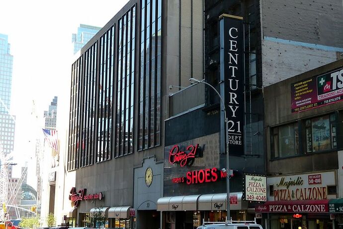 Re: Century 21, chaine de magasins de vêtements à New York - sourisgrise