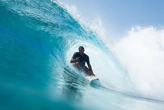 Le Surf aux Maldives ! Avril 2021 - météo Splendide et vagues parfaites - Phil Ô Maldives Guide Safaris