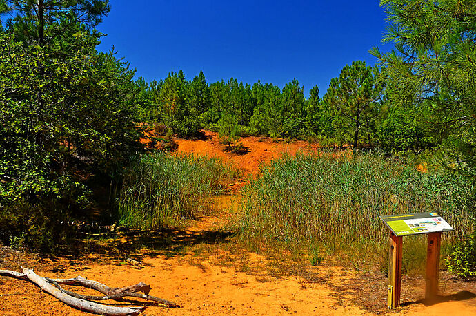 A la découverte du massif des ocres du Luberon - Philippe Manaël