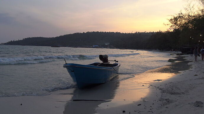 Découvrez l'ile de KOH RONG au Cambodge - Aventure-Tv