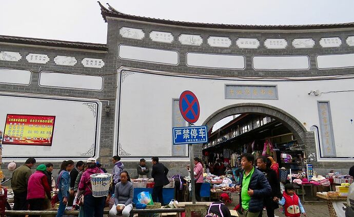 Le triangle Naxi : Lijiang. - PATOUTAILLE