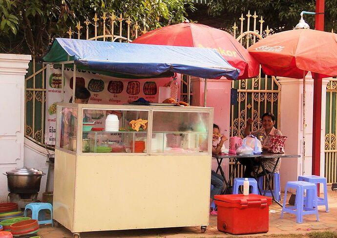 Aujourd'hui, petit tour très tôt le matin - IzA-Cambodia