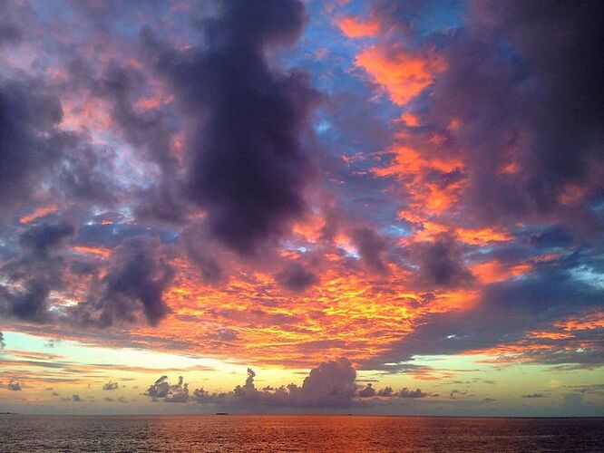 Sunset Ari Atoll - Philomaldives Guide Safaris