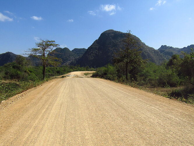 Du Sud au Nord, les milles couleurs du Laos - N-Gwen