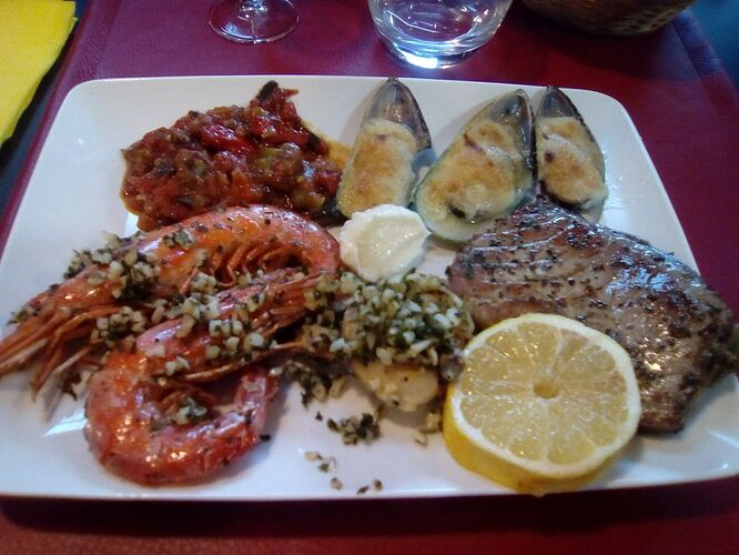 Re: Restaurant aux alentours du Boulou, Cerbère ou Collioure - apetitpas