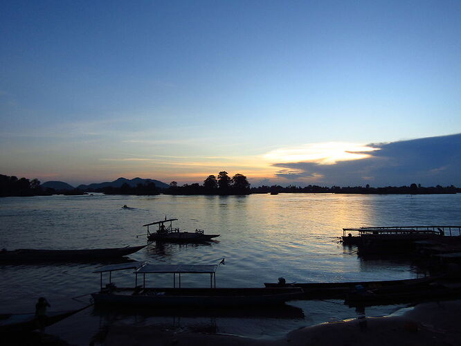 Du Sud au Nord, les milles couleurs du Laos - N-Gwen