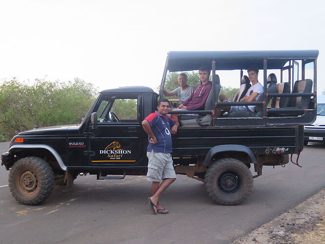 Re: Recommandation d'un guide chauffeur au Sri Lanka - Philippe-Mylene Re: Recommandation d'un guide chauffeur au Sri Lanka - Philippe-Mylene