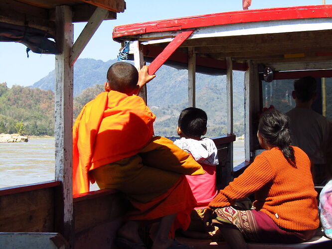 Du Sud au Nord, les milles couleurs du Laos - N-Gwen