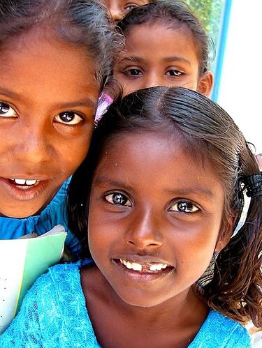 Les Enfants des Maldives   - Philomaldives  Guide  Maldives