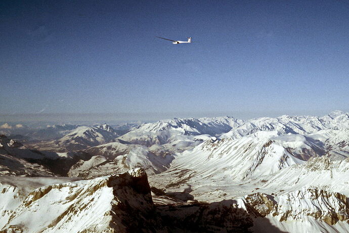 Re: Un Français peut-il prendre un avion depuis la Suisse pour une destination hors UE? - Fulgur 84