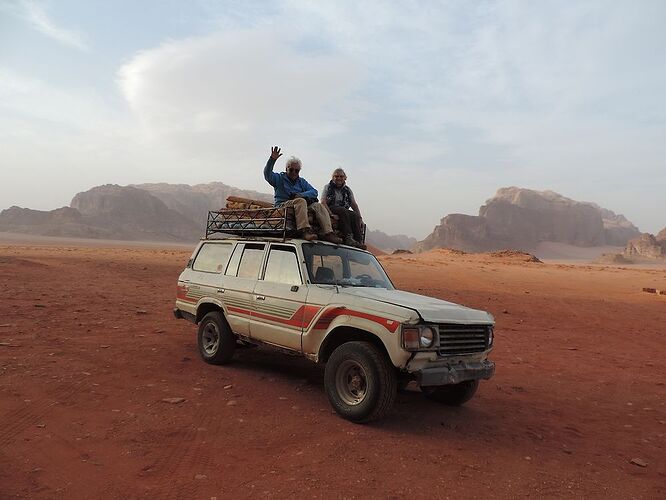 Re: Guide Attalah à Wadi Rum - NAMASTE NEPAL