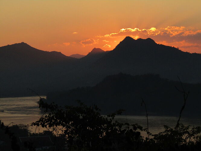 Du Sud au Nord, les milles couleurs du Laos - N-Gwen