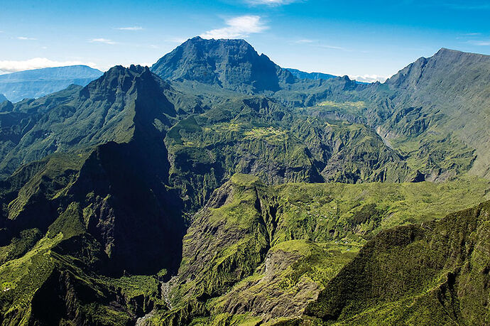 Re: Circuit cirques à la Réunion sans voiture - yensabai Re: Circuit cirques à la Réunion sans voiture - yensabai
