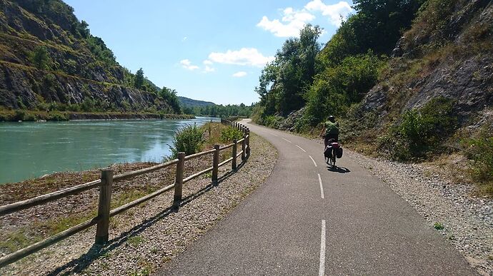 La Via Rhôna: 700km de vélo du Léman à la mer! Carnet de voyage et vidéo - Juillet 2018 - floflo-travel