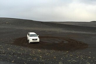 La conduite en dehors des routes dÃtruit la nature islandaise