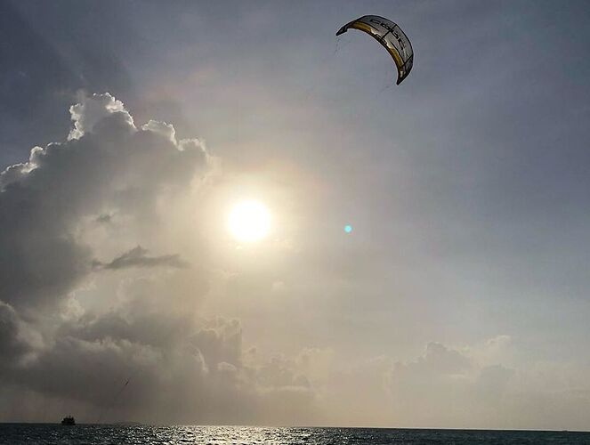 Kite surf sur Malé Nord ! - Philomaldives Guide Safaris