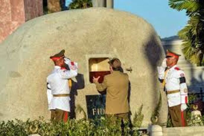 monument funéraire de Fidel - viajecuba monument funéraire de Fidel - viajecuba