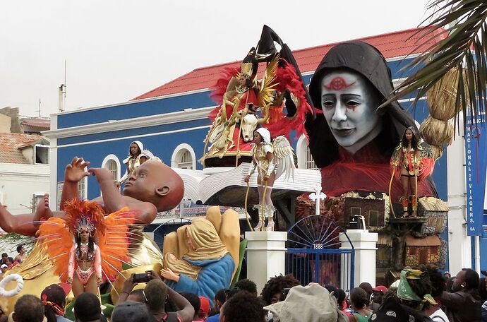 Mindelo et le carnaval - PATOUTAILLE