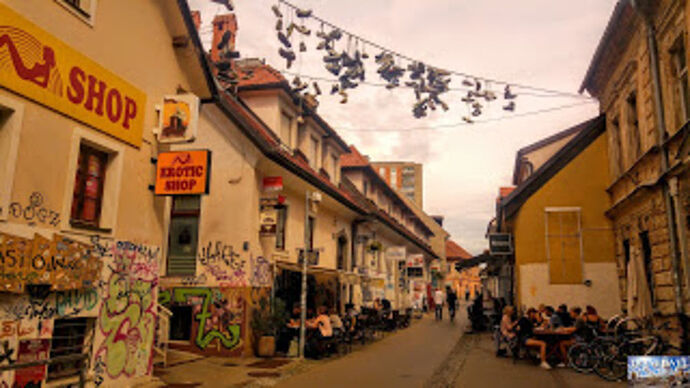 De retour de Ljubljana, je partage mes conseils et Adresses restaurant Paninoteka ou Hallo Leskovac - TraveliveT